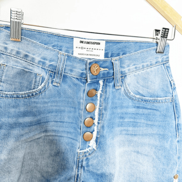 ONETEASPOON X FREE PEOPLE High Rise Bonita Raw Hem Denim Shorts button fly 24 - Picture 5 of 9